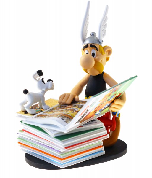 Asterix sitzt auf Bücherstapel *Neuauflage*
